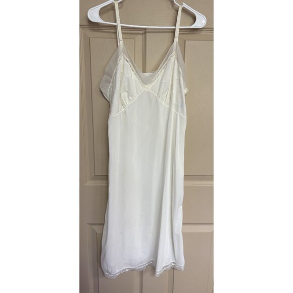 Vintage Kayser Nylon Full Slip Womens 42 Lace Trim Embroidery Ivory - Picture 1 of 10